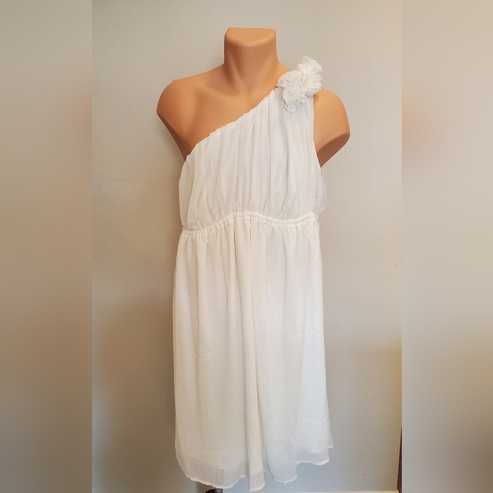 NWOT Merano White Shoulder Dress